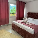 Thethi Paradise & Restaurant Farma