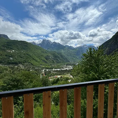 Thethi Paradise & Restaurant 팜스테이 세스