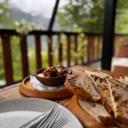 Thethi Paradise & Restaurant Theth
