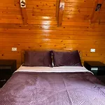 Thethi Paradise & Restaurant Agroturismo *