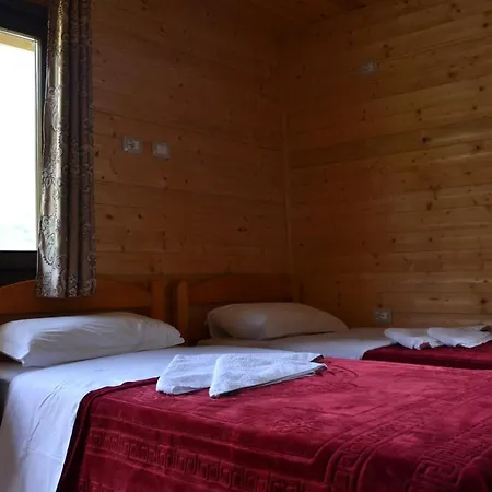 Thethi Paradise & Restaurant Farm stay