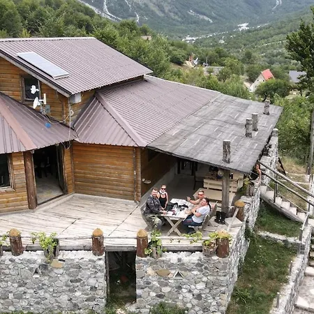 Farm stay Thethi Paradise & Restaurant *