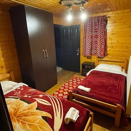 Thethi Paradise & Restaurant Farm stay