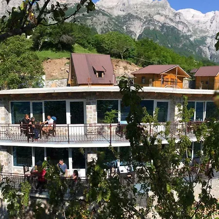 مزرعة للإقامة Thethi Paradise & Restaurant