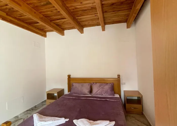 Thethi Paradise & Restaurant ثيث