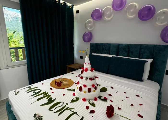 Κατάλυμα σε φάρμα Thethi Paradise & Restaurant